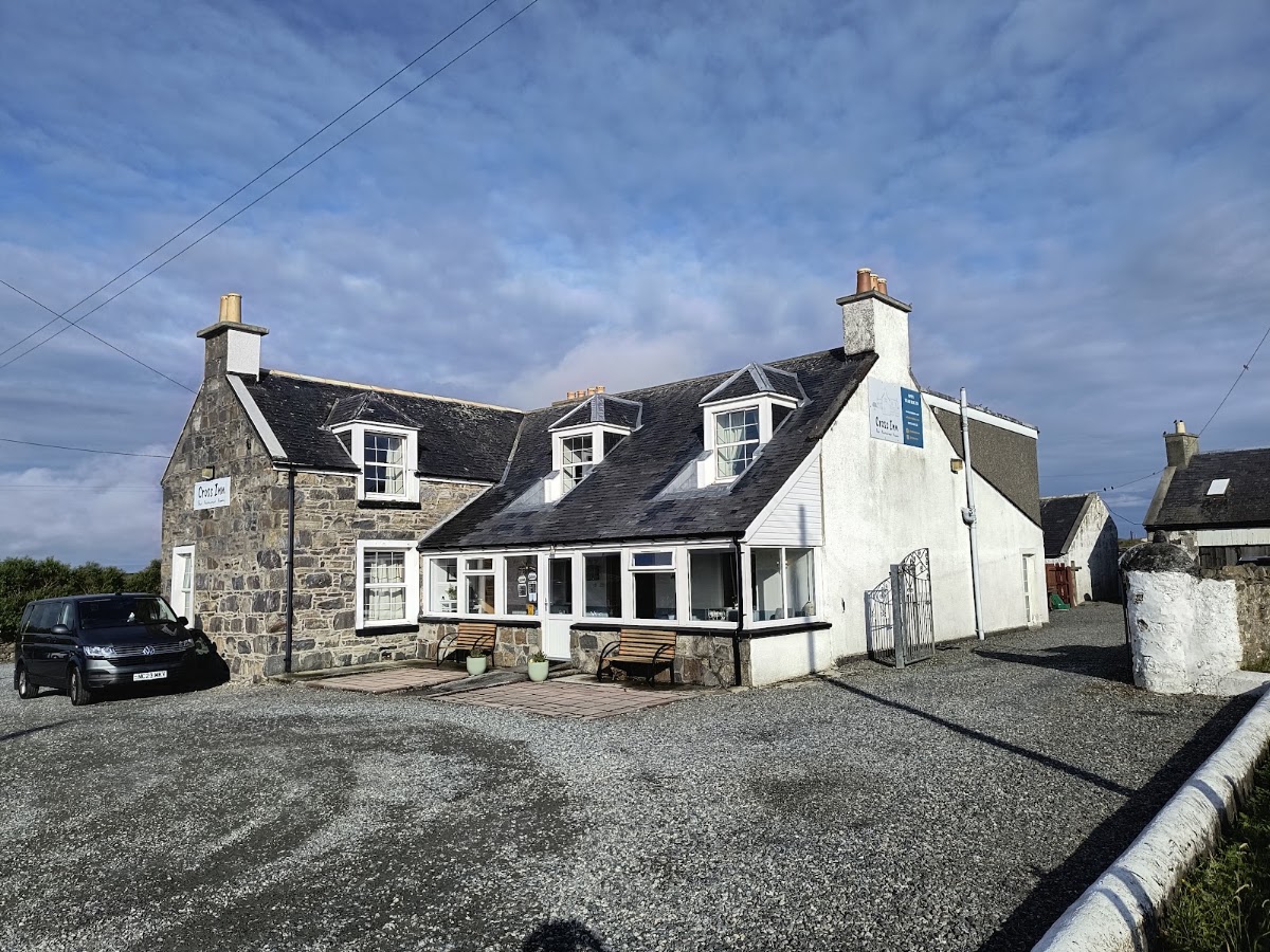 Cross Inn & Old Barn Bar